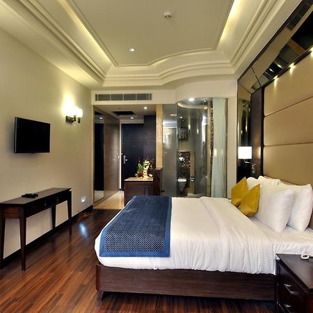 The Cove Hotel Panchkula Bagian luar foto