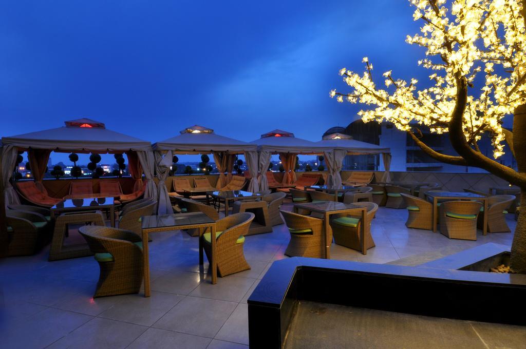 The Cove Hotel Panchkula Bagian luar foto