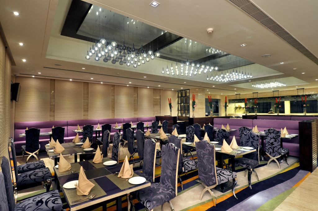 The Cove Hotel Panchkula Bagian luar foto