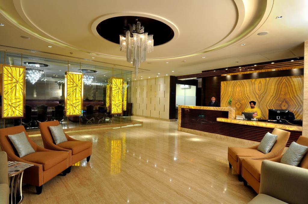 The Cove Hotel Panchkula Bagian luar foto