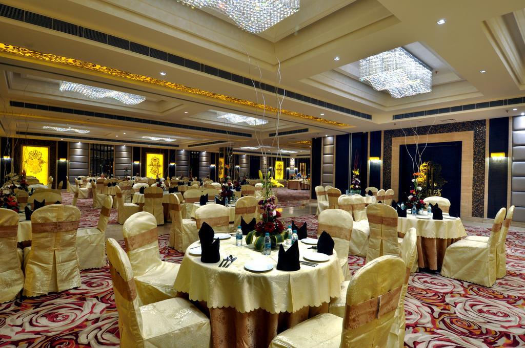 The Cove Hotel Panchkula Bagian luar foto